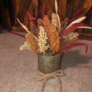 Decorative tin canister